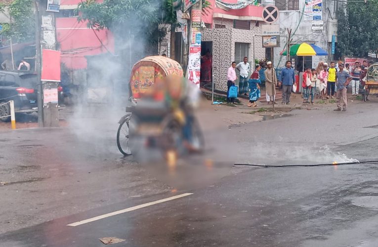 Rickshaw puller dies from electrocution after electric wire falls on vehicle